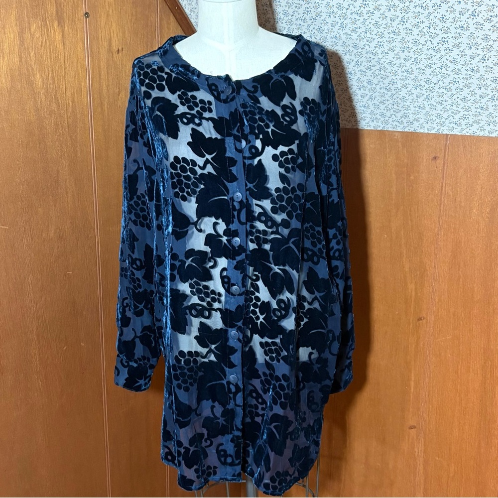 The Limited Navy Velvet Floral Burnout Sheer Tunic Size S